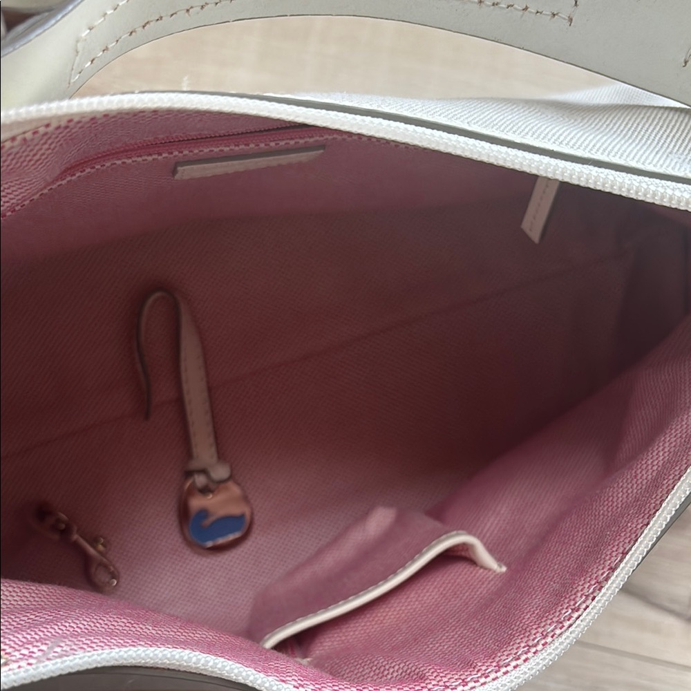 Dooney & Bourke White Shoulder Bag - Picture 6 of 13